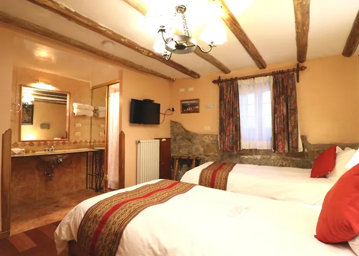 Hotel & Mirador Apus 3*