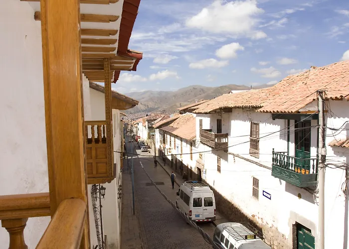 & Mirador Apus