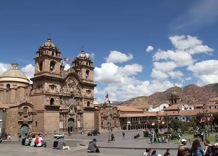 & Mirador Apus