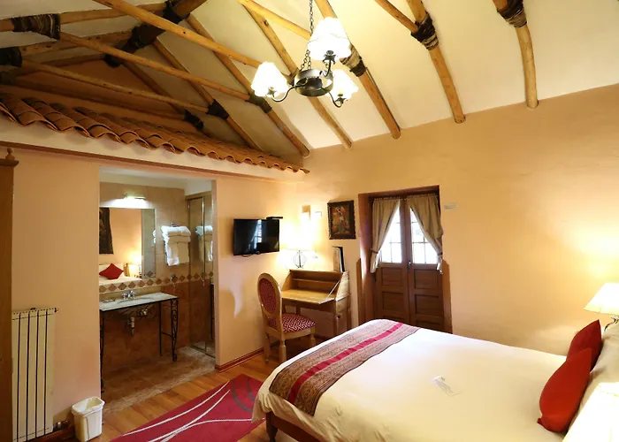 Hotel & Mirador Apus