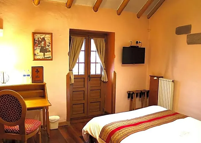 Hotel & Mirador Apus